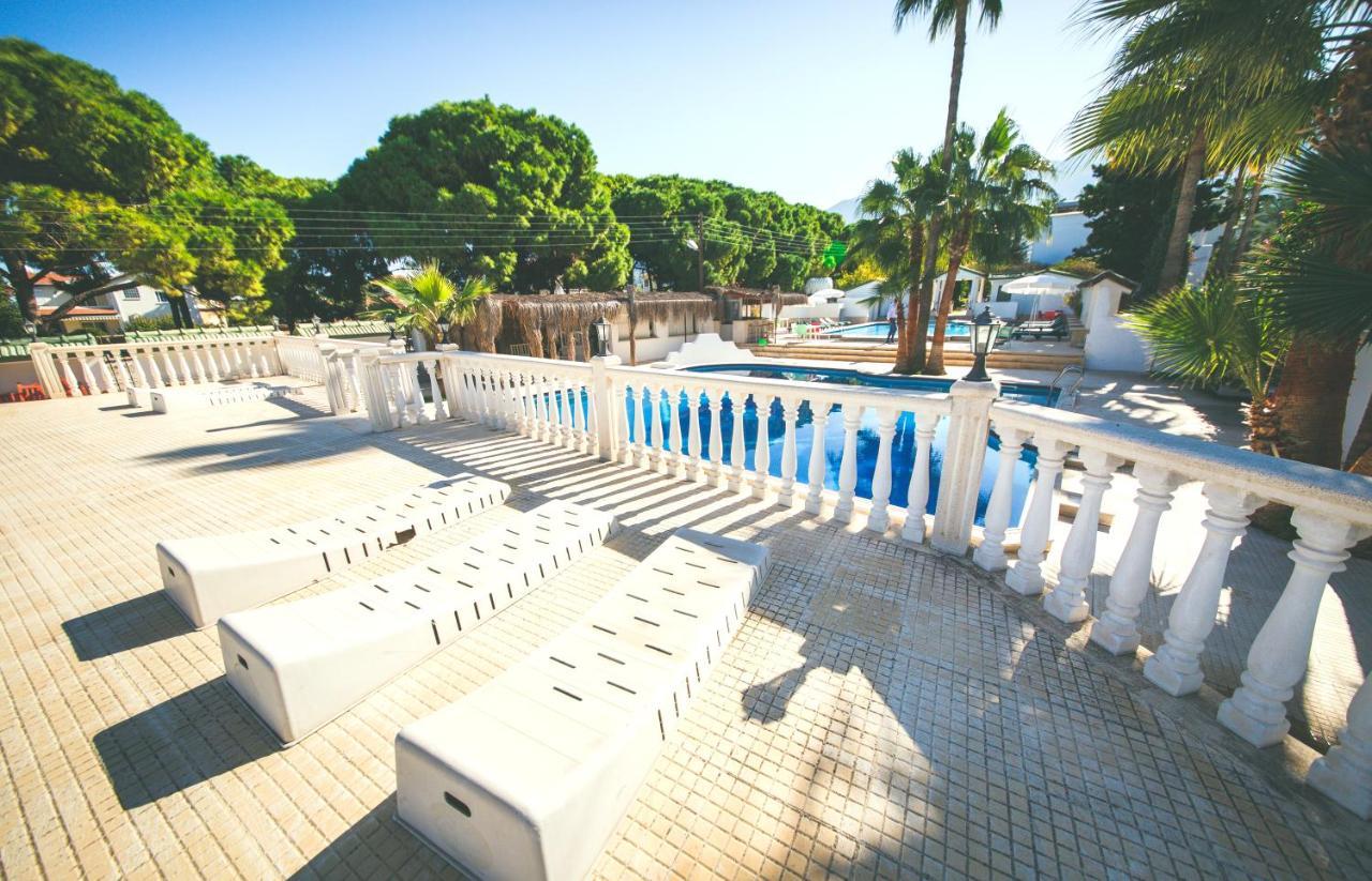 كيرينيا Hotel Pine Bay Club & Cakistes Breakfast Restaurant Next To Popular Kervansaray Beach (Adults Only) المظهر الخارجي الصورة